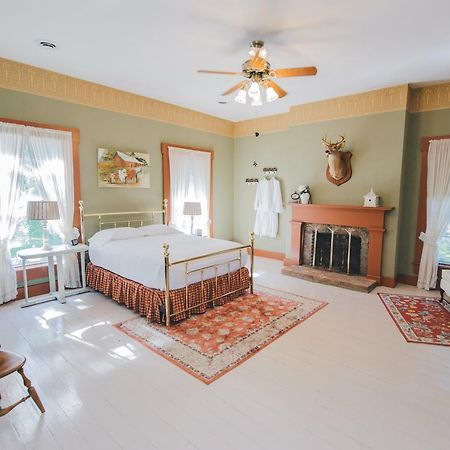 Old Caledonian Bed & Breakfast المظهر الخارجي الصورة